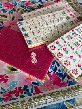 Mahjong Tiles, mat, racks and dice set - NEW